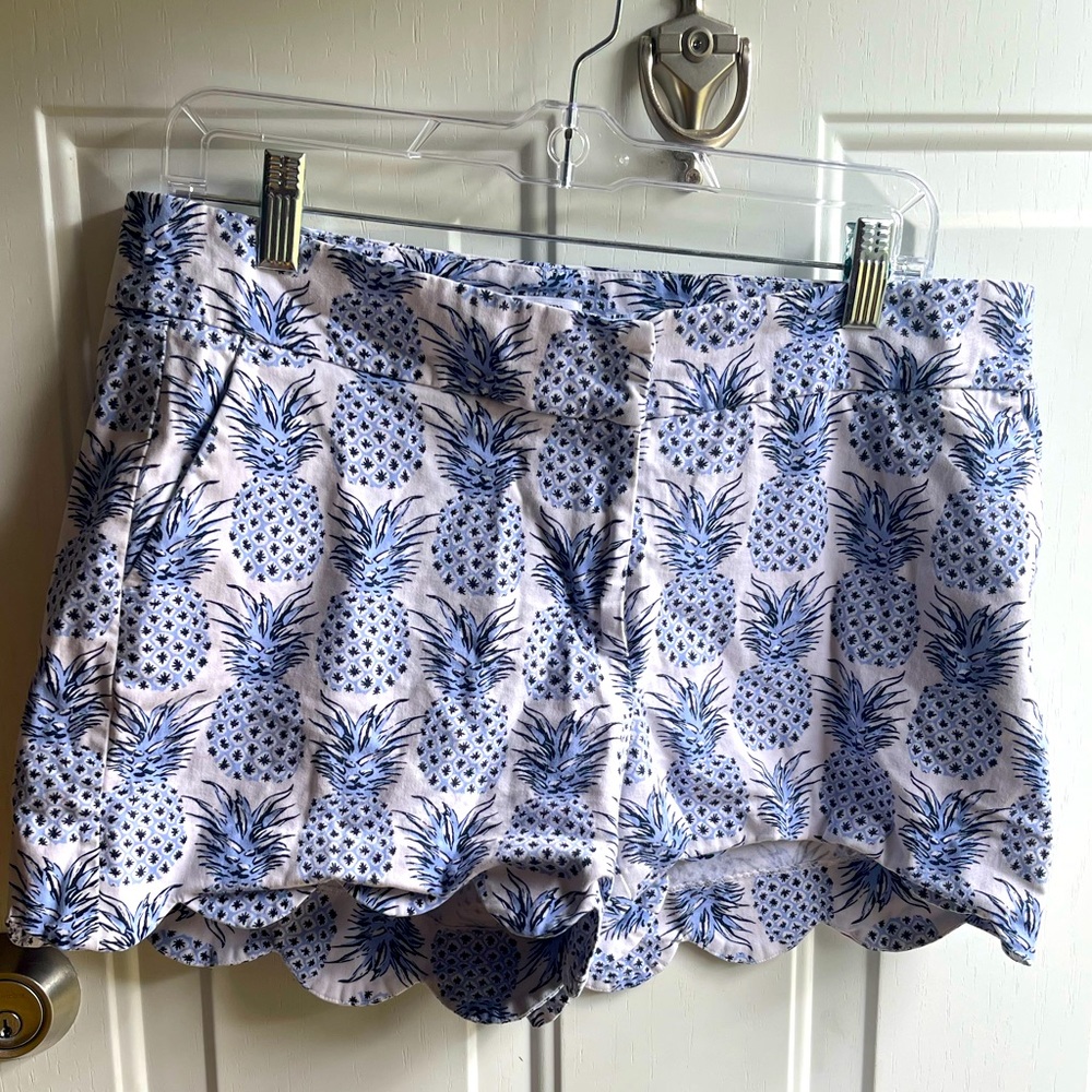 crown & ivy White and Blue Pineapple Print Jean Shorts